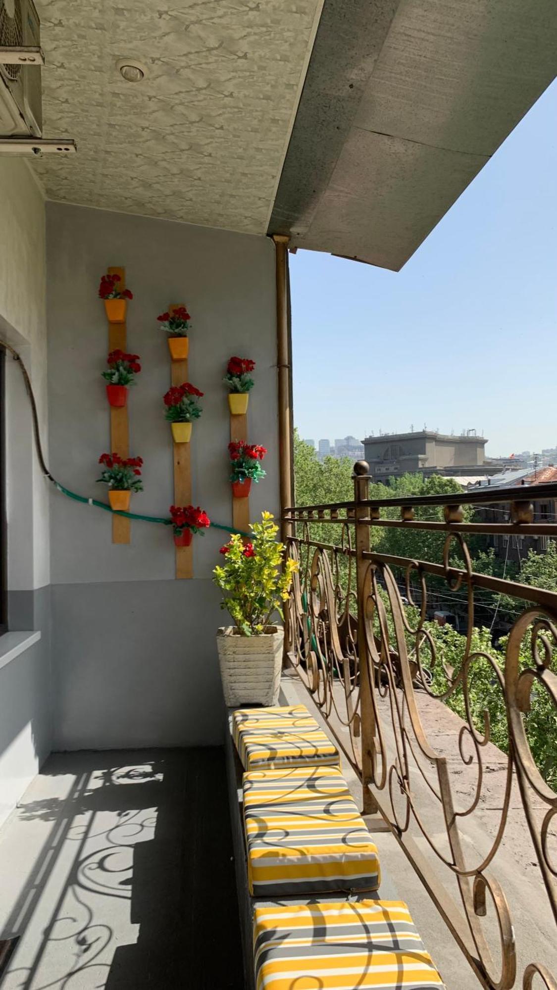 Arm Hostel Yerevan Exterior photo