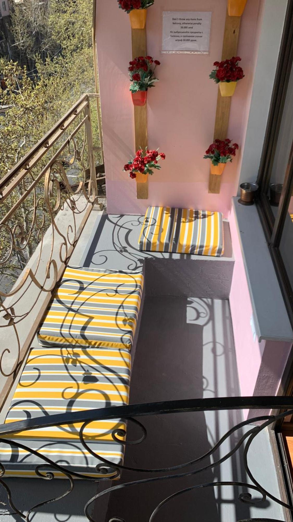 Arm Hostel Yerevan Exterior photo