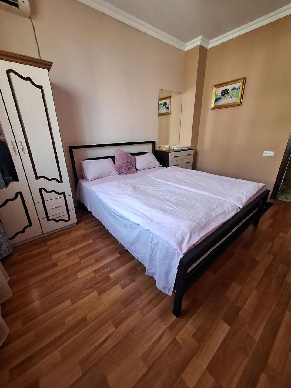 Arm Hostel Yerevan Exterior photo